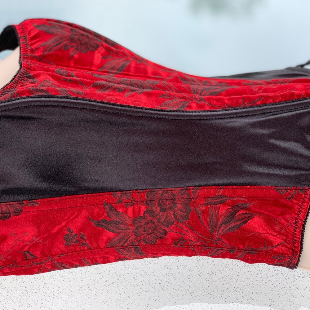 Victoria’s Secret Red and Black Floral Corset Bustier and Garter ~ Size Medium - Picture 3 of 9